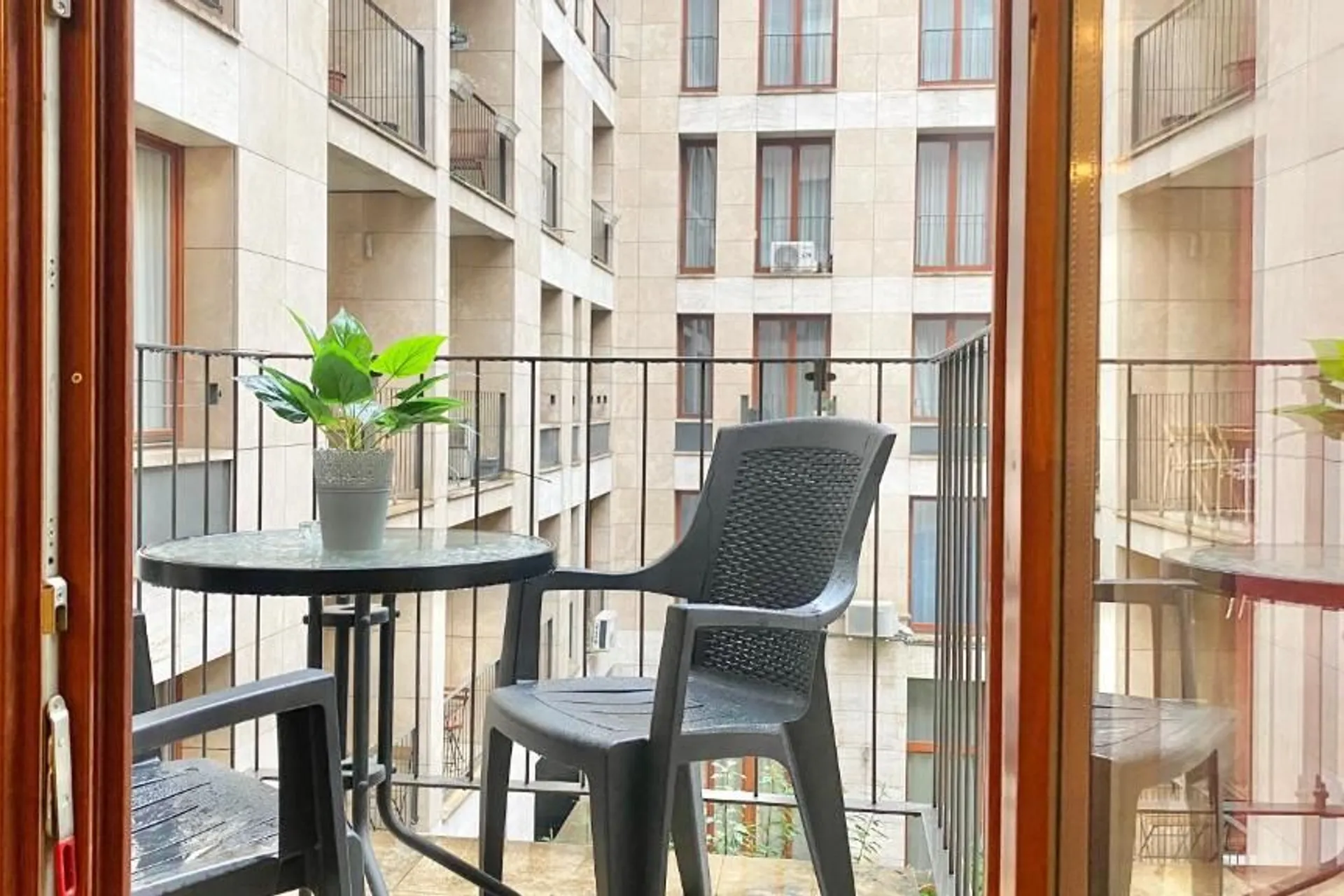 Kazinczy Inn Apartment & Balcony by FirstHost