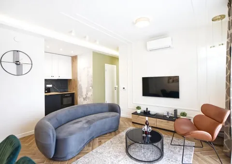 Lonyay Downtown Apartments by FirstHost